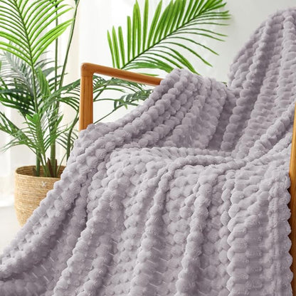 Exclusivo Mezcla Fleece Twin Blanket for Bed, Extra Large Fuzzy Light Grey Bed Blankets, Soft Cozy Plush Sofa Throws for All Seasons, 90x66 Inches