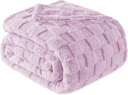 Exclusivo Mezcla Twin Size Flannel Fleece Blanket, Super Soft and Warm Lightweight Checkered Pattern Blanket for All Seasons, 60x80 Inches, Light Purple