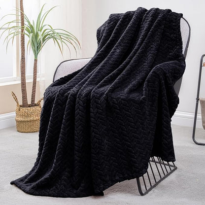 Exclusivo Mezcla Fleece Throw Blanket for Couch and Bed, 50x70 Inches Soft Cozy Jacquard Flannel Blankets, Lightweight Fuzzy Plush Warm Throws for Women, Black