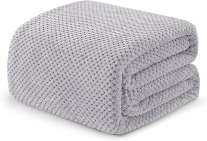 Exclusivo Mezcla Fleece Bed Blanket Twin Size, Super Soft and Warm Blankets for Couch, Sofa and Bed Waffle Textured, Cozy, Fuzzy and Lightweight (Light Grey, 60x80 inches)