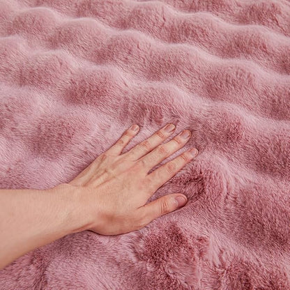 Pink Rabbit Plush Rug 2'x3', Fluffy Faux Fur Shaggy Area Rug for Nursery, Kids Room Decor, Soft Fuzzy Carpet for Living Room, Bedroom, Teen Girls Room