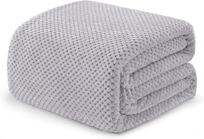 Exclusivo Mezcla Fleece Bed Blanket King Size, Super Soft and Warm Blankets for Couch, Sofa and Bed Waffle Textured, Cozy, Fuzzy and Lightweight (Light Grey, 90x104 Inches)