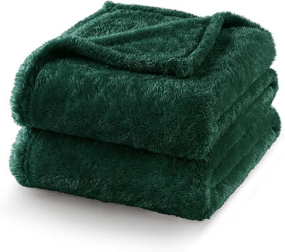 Exclusivo Mezcla Plush Fuzzy Fleece Bed Blanket King Size, Super Soft, Fluffy and Warm Blankets for Couch, Bed, All Season (Forest Green, 90x104 inches)
