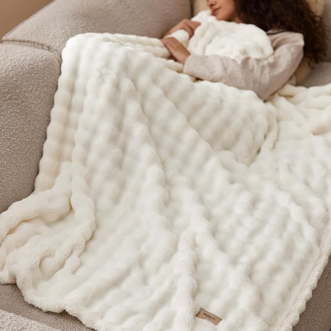 Bedsure 3D Fleece Bubble Blanket for Couch - GentleSoft White Twin Blanket for Sofa Bed Room Decor - Luxury Soft Cozy Spring Gifts for Kids, Lightweight, All Seasons, Off White, 60"×80"