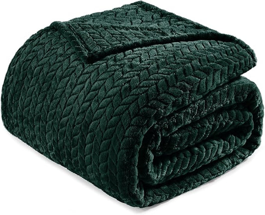 Exclusivo Mezcla Fleece Twin Size Blanket for Bed, 90x66 Inches Soft Cozy Jacquard Flannel Blankets, Lightweight Fuzzy Plush Warm for Women, Forest Green