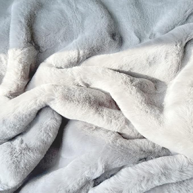ORINOVA Grey Faux Rabbit Washable Furry Fur Area Rugs for Living Room Bedroom Gray Fluffy Sheepskin Rug Nursery Decor 4x6 Area Rug