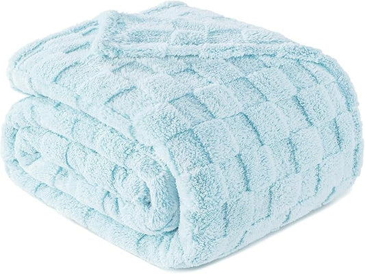 Exclusivo Mezcla King Size Flannel Fleece Blanket, Super Soft and Warm Lightweight Checkered Pattern Blankets for All Seasons, 90x104 Inches, Light Blue