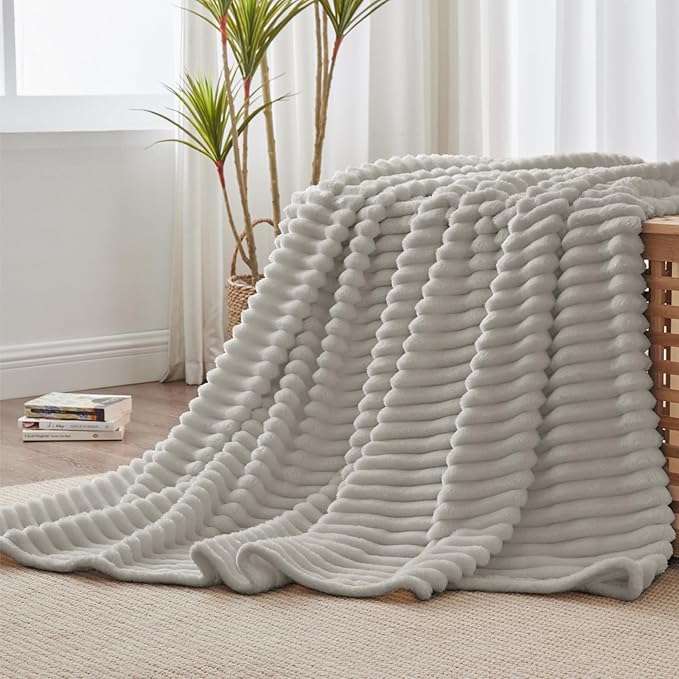 BEDELITE Twin Blanket for Couch & Bed, 300GSM Soft & Warm Fleece Blanket, Decorative and Giftable Striped Light Grey Blankets for Women, Men, 60"x80"