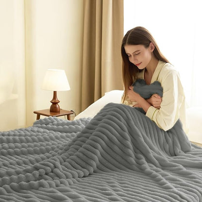HIMEET Grey Ribbed Queen Size Blanket for Bed - 300GSM Lightweight Fleece Blanket for Men Women, Large Cozy Sofa Couch Cover Bed Blankets Gifts, Striped Spring Home Room Decor, Grey, 90x90 Inches