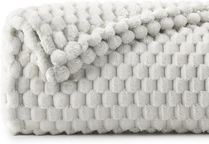 BEDELITE Fleece Blanket Twin for Bed Couch, 3D Jacquard Decorative Light Grey Throw Blanket, Soft and Cozy Warm Plush Fuzzy Blanket All Seasons Suitable, 60x80Inches