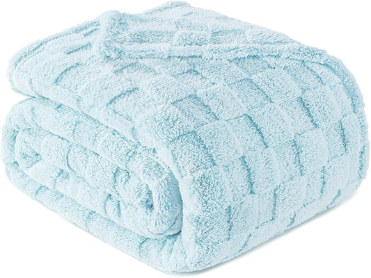 Exclusivo Mezcla Queen Size Flannel Fleece Blanket, Super Soft and Warm Lightweight Checkered Pattern Blankets for All Seasons, 90x90 Inches, Light Blue