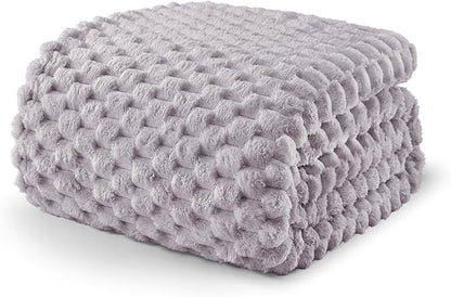 Exclusivo Mezcla Fleece Twin Blanket for Bed, Extra Large Fuzzy Light Grey Bed Blankets, Soft Cozy Plush Sofa Throws for All Seasons, 90x66 Inches
