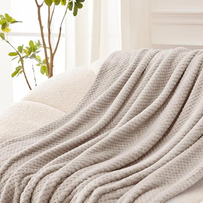 Exclusivo Mezcla Fleece Bed Blanket Twin Size, Super Soft and Warm Blankets for Couch, Sofa and Bed Waffle Textured, Cozy, Fuzzy and Lightweight (Tan, 90x66 Inches)