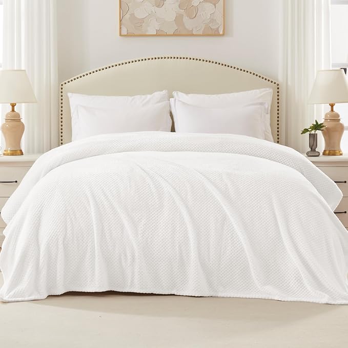 Exclusivo Mezcla Fleece Bed Blanket King Size, Super Soft and Warm Blankets for Couch, Sofa and Bed Waffle Textured, Cozy, Fuzzy and Lightweight (Off White, 90x104 Inches)