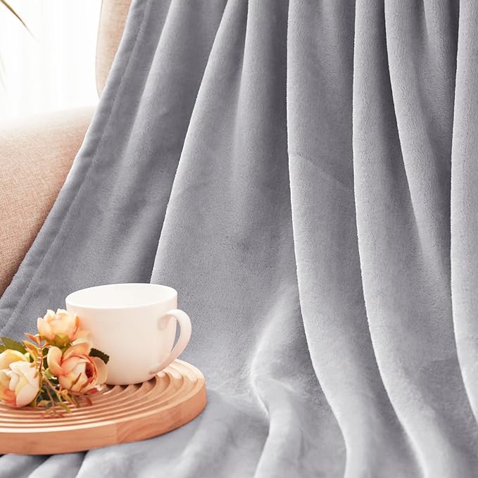Exclusivo Mezcla Fleece Blanket Twin Size for Bed, Super Soft and Warm, All Season, Cozy, Plush, Lightweight, 90x66 Inches, Light Grey