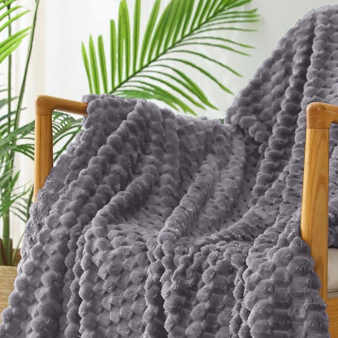 Exclusivo Mezcla Fleece Throw Blanket for Couch, Extra Large Fuzzy Dark Grey Bed Blankets, Soft Cozy Plush Sofa Throws for All Seasons, 50x70 Inches