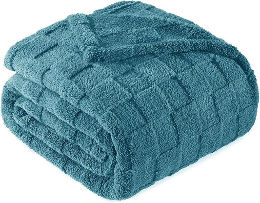 Exclusivo Mezcla Twin Size Flannel Fleece Blanket, Super Soft and Warm Lightweight Checkered Pattern Blanket for All Seasons, 60x80 Inches, Slate Blue