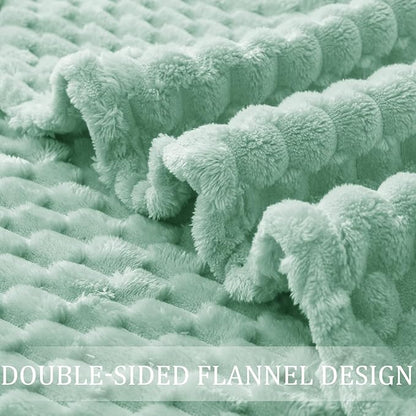 Exclusivo Mezcla Fleece King Blanket for Bed, Extra Large Fuzzy Sage Green Bed Blankets, Soft Cozy Plush Sofa Throws for All Seasons, 90x104 Inches