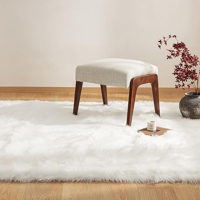 Ashler Faux Fur Rug, Fluffy Shaggy Area Rug Ultra Soft 4 x 6 Feet Rectangle Fur Rug White Fuzzy Rug Machine Washable Shag Rug, Nursery Decor Throw Rugs for Bedroom, Kids Room, Living Room