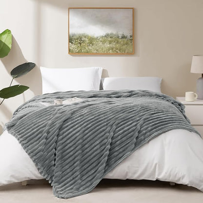 HIMEET Grey Ribbed King Size Blanket for Bed - 300GSM Lightweight Fleece Blanket for Men Women, Large Cozy Sofa Couch Bed Blankets Gifts, Striped Spring Home Room Decor, Grey, 108x90 Inches