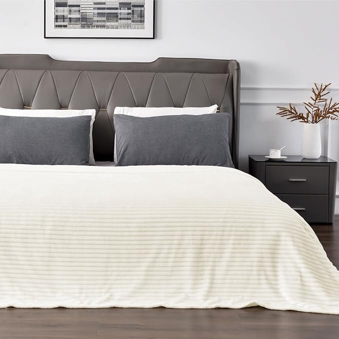 BEDELITE Fleece Blanket King Size – 3D Ribbed Jacquard Soft and Warm Decorative Fuzzy Blankets – Cozy, Fluffy, Plush Lightweight Throw Blankets for Couch, Bed, Sofa(Cream, 108x90 inches)