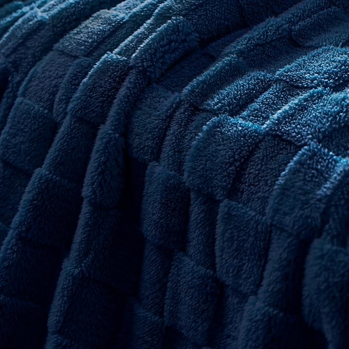 Exclusivo Mezcla Twin Size Flannel Fleece Blanket, Super Soft and Warm Lightweight Checkered Pattern Blankets for All Seasons, 60x80 Inches, Navy Blue