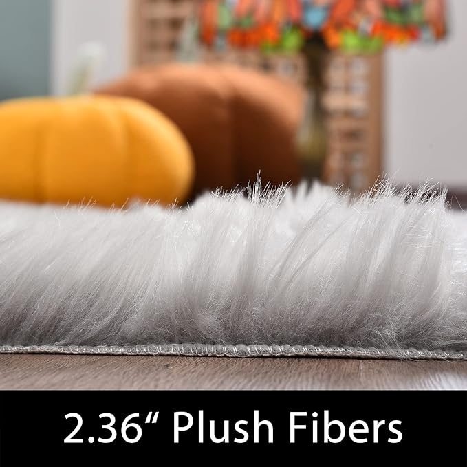 Latepis Grey Sheepskin Rug 4x6 Area Rugs Bedside Fluffy Faux Fur Rug Shag Carpets for Bedroom Living Room Playing Room Décor, Sheepskin