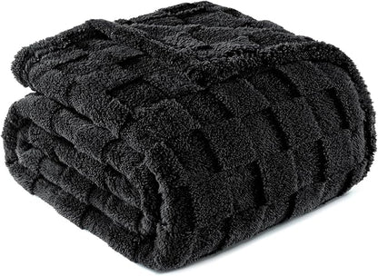 Exclusivo Mezcla Fleece Throw Blanket for Couch,Super Soft and Warm Lightweight Checkered Pattern Blankets for All Seasons, 50x60 Inches, Black