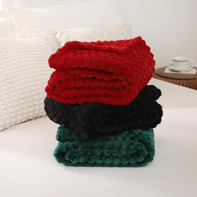 Puncuntex Dark Green Throw Blanket 90"×90" inches Fuzzy 3D Jacquard Decorative Flannel Fleece Super Soft Plush Cozy Blanket for Couch Sofa Chair Lightweight