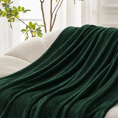 Exclusivo Mezcla Fleece Bed Blanket Twin Size, Super Soft and Warm Blankets for Couch, Sofa and Bed Waffle Textured, Cozy, Fuzzy and Lightweight (Forest Green, 60x80 inches)
