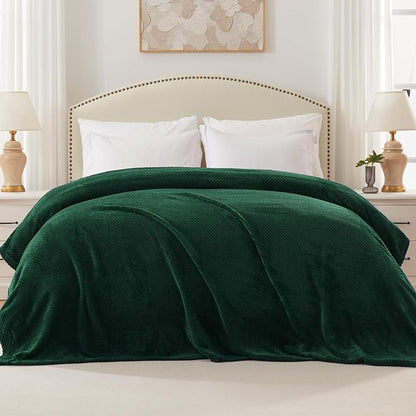 Exclusivo Mezcla Fleece Bed Blanket Queen Size, Super Soft and Warm Blankets for Couch, Sofa and Bed Waffle Textured, Cozy, Fuzzy and Lightweight (Forest Green, 90x90 Inches)