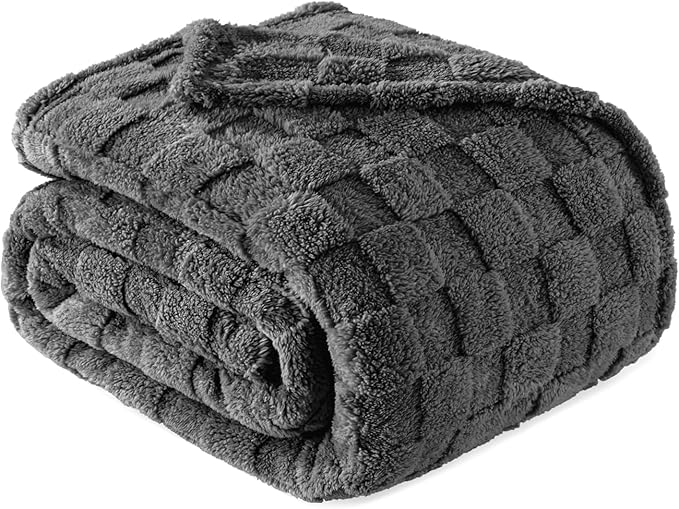 Exclusivo Mezcla Twin Size Flannel Fleece Blanket, Super Soft and Warm Lightweight Checkered Pattern Blankets for All Seasons, 60x80 Inches, Dark Grey