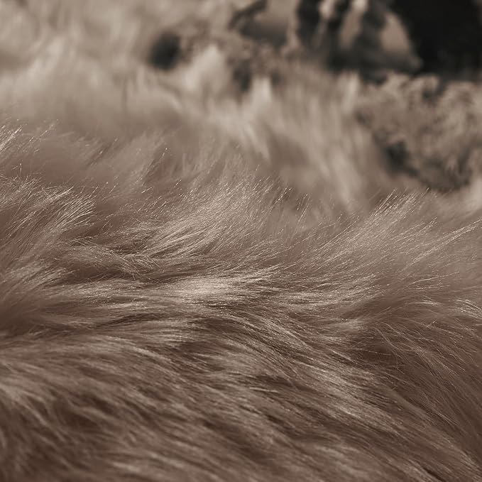 Goolela Beige Circle Faux Fur Rug 3ft Fuzzy Furry Small Round Sheepskin Rug for Bedroom Dorm Soft Shaggy Plush Aesthetic Carpet Washable
