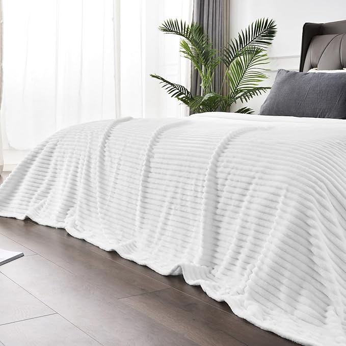BEDELITE Fleece Throw Blanket for Couch – 3D Ribbed Jacquard Soft and Warm Decorative Fuzzy Blanket – Cozy, Fluffy, Plush Lightweight White Throw Blankets for Bed, Sofa, 50x60 inches
