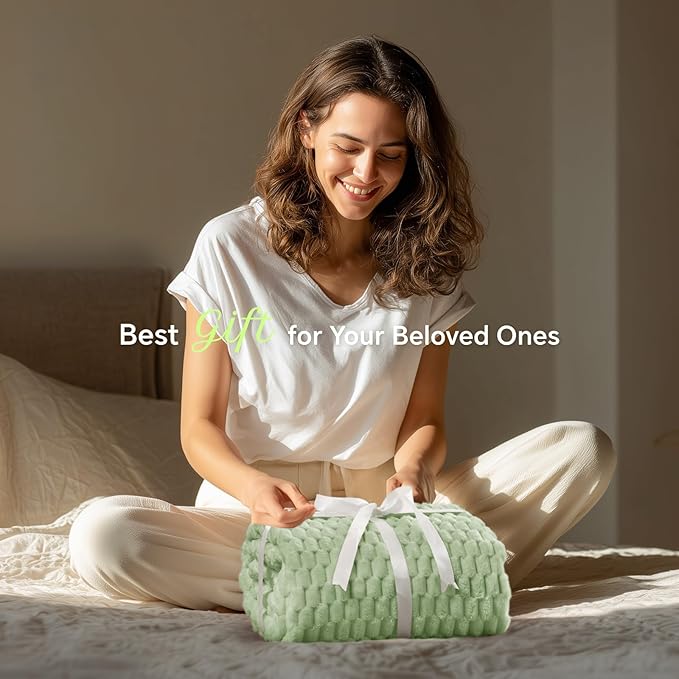 BEDELITE Fleece Blanket - 3D Jacquard Decorative Sage Green Throw Blankets for Couch & Bed, Soft and Cozy Warm Plush Fluffy Blanket All Seasons Suitable, 50x60Inches