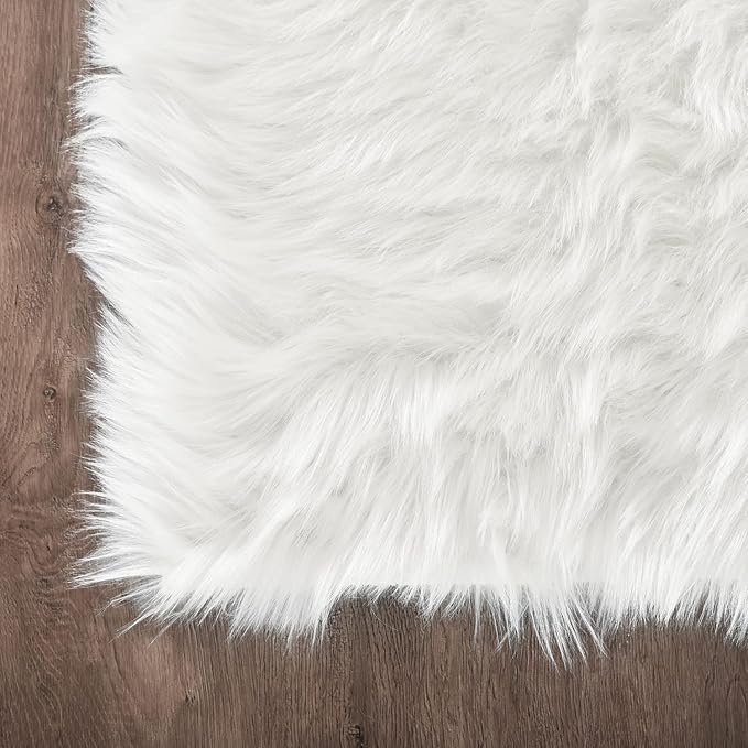 Latepis White Faux Fur Rug 8x10, Faux Fur Sheepskin Rug for Living Room, Fluffy Washable Fuzzy Rugs Carpet for Bedroom, Luxury Room Decor, Rectangle