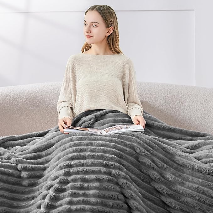 BEDELITE Fleece Throw Blanket for Couch - 300GSM Soft & Warm Fluffy Grey Blanket, Decorative and Giftable Striped Blankets for Women, Men, 50"x70"