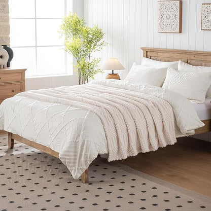 50x70 Inch Beige Throw Blanket - Soft & Fluffy Fleece, Cute & Aesthetic, Perfect for Sofa, Couch, Chair, Bed, Living Room & Bedroom, All-Season Use, Plush & Cozy Decorative Blanket