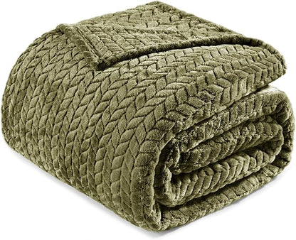 Exclusivo Mezcla Fleece Twin Size Blanket for Bed, 60x80 Inches Soft Cozy Jacquard Flannel Blankets, Lightweight Fuzzy Plush Warm for Women, Olive Green