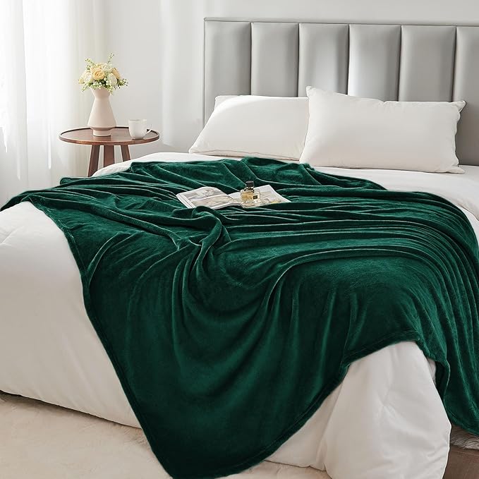 BEDELITE Fleece Blanket Twin Size Forest Green Throw Blankets for Couch & Bed, 300GSM Luxury Plush Cozy Fuzzy Blanket 60x80 inches, Super Soft Warm Lightweight Throw Blanket for Travel Camping