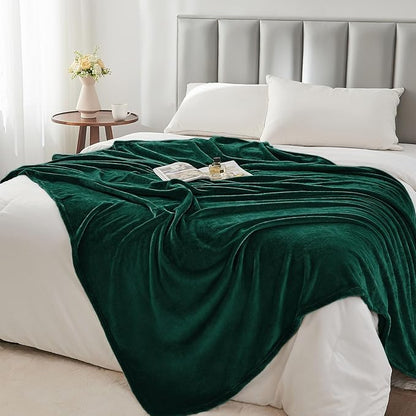 BEDELITE Fleece Blanket King Size Blankets for Bed, Luxury Plush Cozy Fuzzy Blanket 108x90 inches, Super Soft Warm Lightweight Throw Blanket All Seasons Suitable, Forest Green
