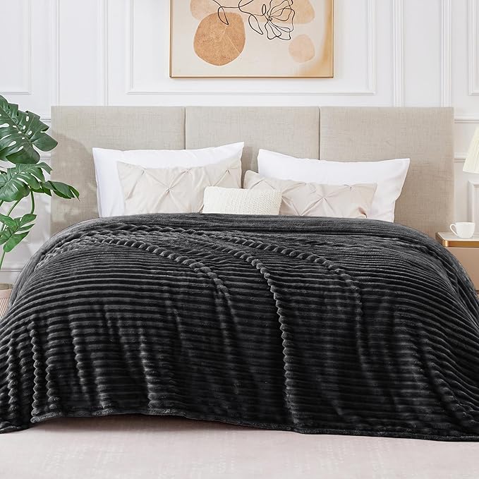BEDELITE Fleece Blanket King Size – 3D Ribbed Jacquard Soft and Warm Decorative Fuzzy Blankets – Cozy, Fluffy, Plush Lightweight Throw Blankets for Couch, Bed, Sofa(Black, 108x90 inches)