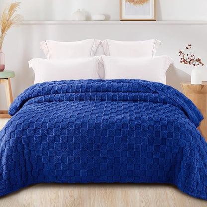 Exclusivo Mezcla King Size Flannel Fleece Blanket, Super Soft and Warm Lightweight Checkered Pattern Blankets for All Seasons, 90x104 Inches, Cobalt Blue