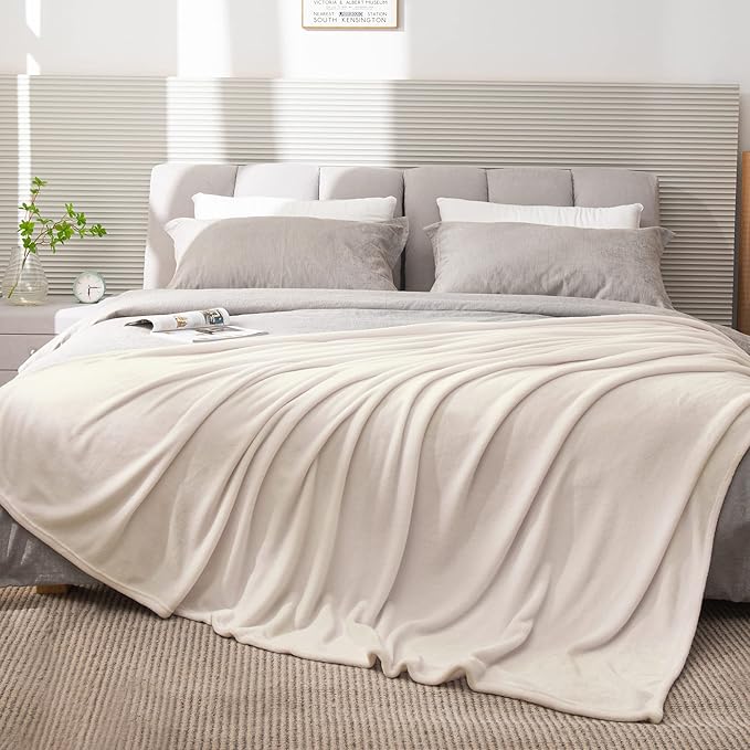 BEDELITE Fleece Blanket King Size Blankets for Bed, Luxury Plush Cozy Fuzzy Blanket 108x90 inches, Super Soft Warm Lightweight Throw Blanket All Seasons Suitable, Beige