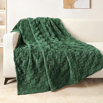 Exclusivo Mezcla Fleece Throw Blanket for Couch,Super Soft and Warm Lightweight Checkered Pattern Blankets for All Seasons, 50x60 Inches, Forest Green