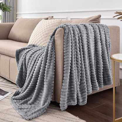 BEDELITE Fleece Throw Blanket for Couch – 3D Ribbed Jacquard Soft and Warm Decorative Fuzzy Blanket – Cozy, Fluffy, Plush Lightweight Gray Throw Blankets for Bed, Sofa, 50x70 inches