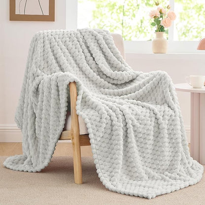 BEDELITE Fleece Blanket Twin for Bed Couch, 3D Jacquard Decorative Light Grey Throw Blanket, Soft and Cozy Warm Plush Fuzzy Blanket All Seasons Suitable, 60x80Inches