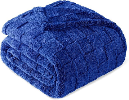 Exclusivo Mezcla King Size Flannel Fleece Blanket, Super Soft and Warm Lightweight Checkered Pattern Blankets for All Seasons, 90x104 Inches, Cobalt Blue