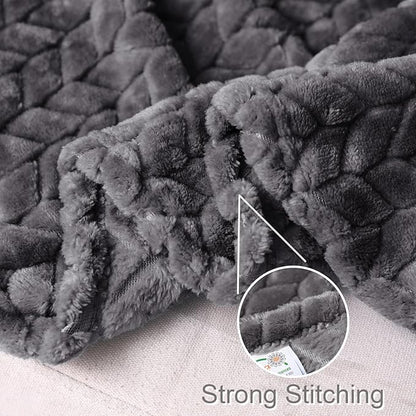 Exclusivo Mezcla Dark Grey Fleece Throw Blanket for Couch and Bed, 50x70 Inches Soft Cozy 3D Decorative Jacquard Flannel Blankets, Lightweight Fuzzy Plush Warm Throws for All Seasons