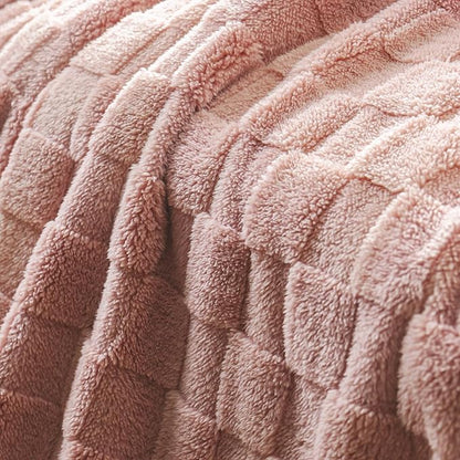 Exclusivo Mezcla King Size Flannel Fleece Blanket, Super Soft and Warm Lightweight Checkered Pattern Blankets for All Seasons, 90x104 Inches, Pink